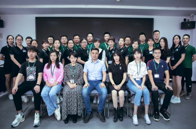洛陽青峰網絡第十屆黃埔軍校開學典禮順利圓滿舉行！